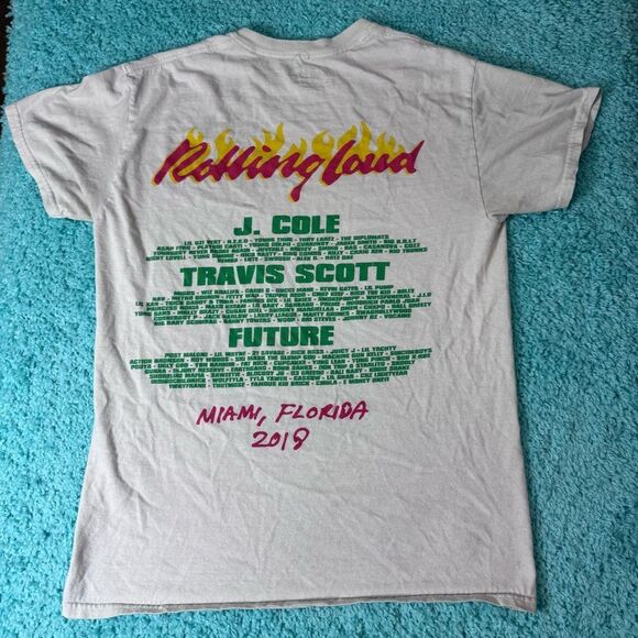 Graphic White‎ Tee - Picture 2 of 4